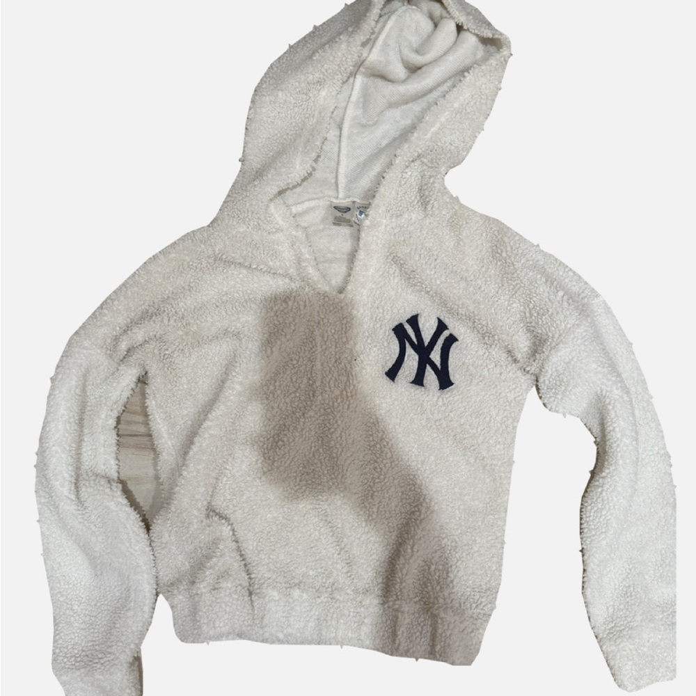 Yankees Fleece White Hoodie with Embroidered Logo